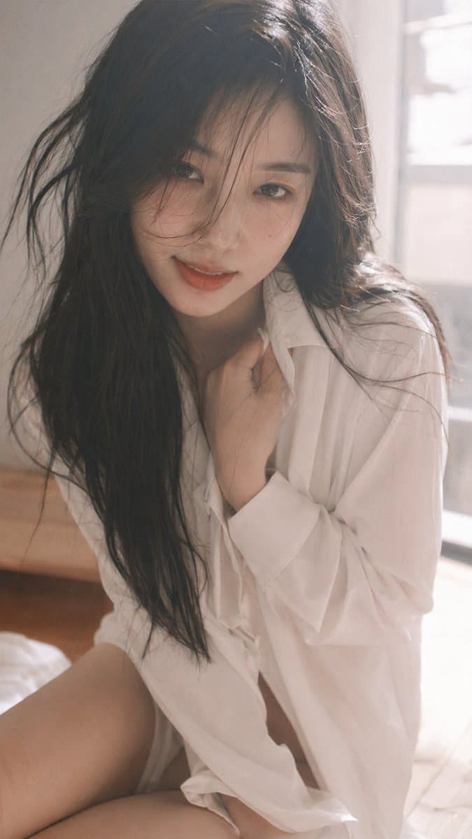 Korean Idol Boyfriend POV Portrait — Sora 2 Prompt