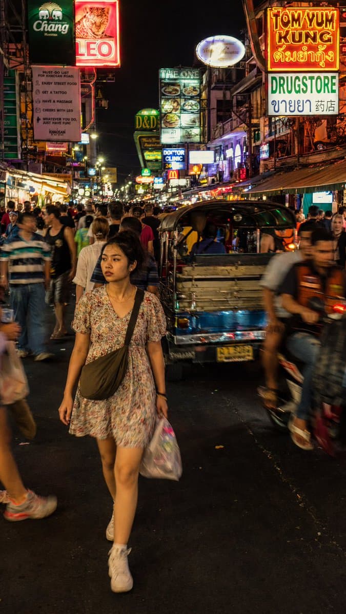 Bangkok Night Market Street Photography — Sora 2 Prompt